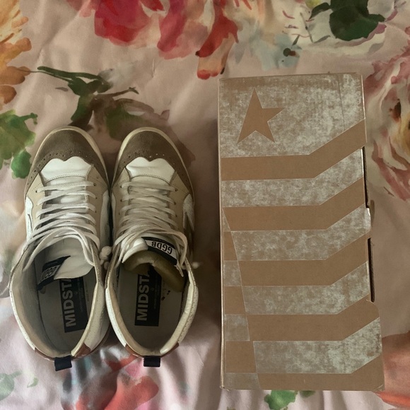 SOLD‼️Golden Goose Mid Star Sneaker - Picture 7 of 10